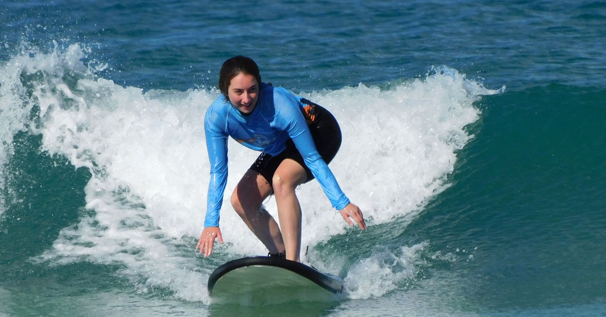 surfing_lady